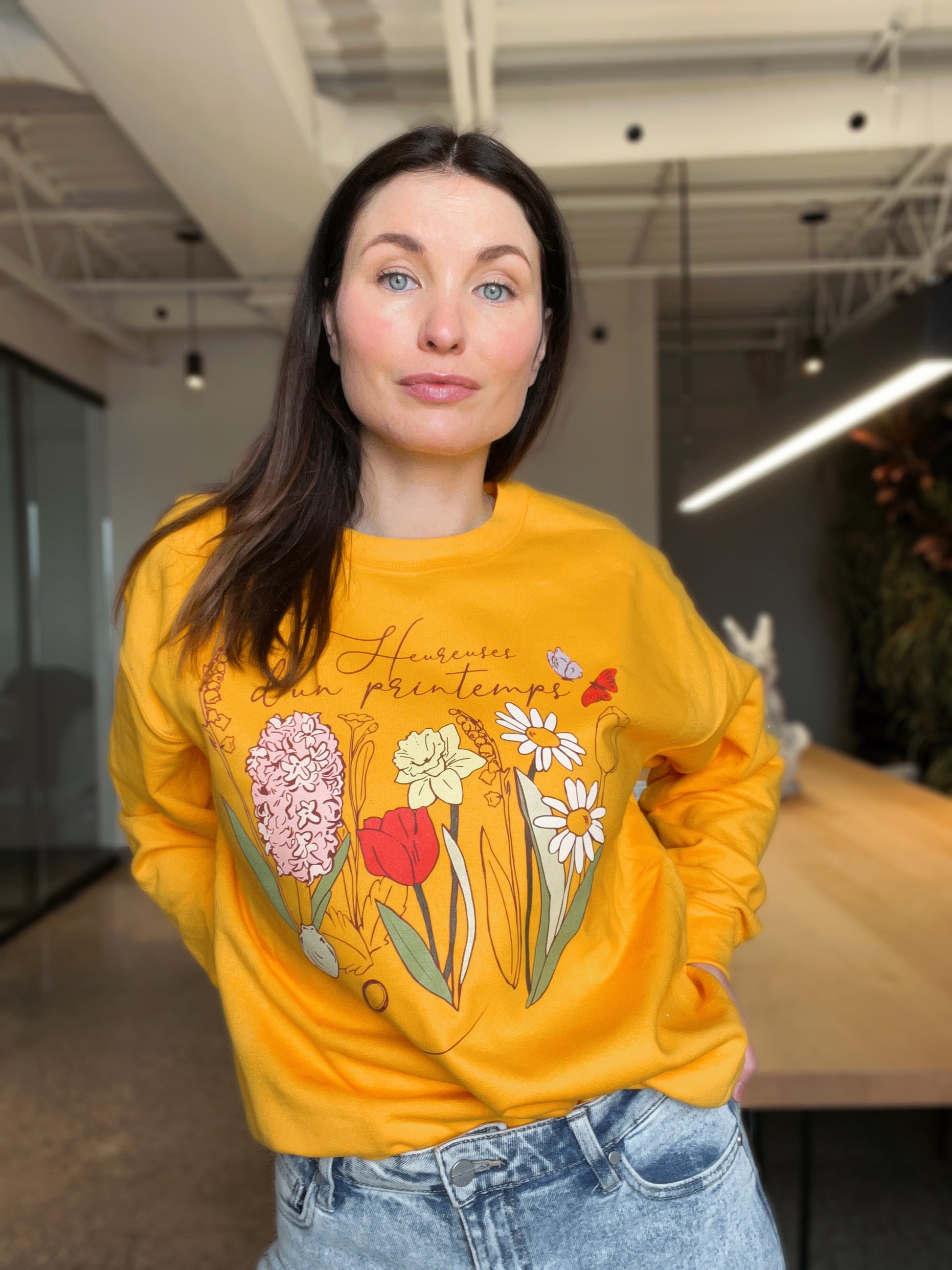 Crewneck HEUREUSES D'UN PRINTEMPS unisexe - tamelo boutique